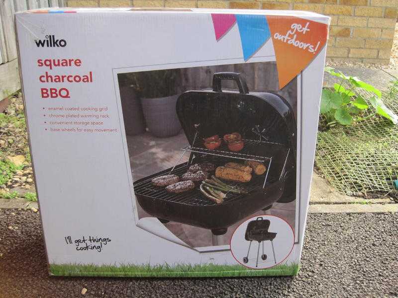 BARBECUE  BBQ HINGED LID BRAND NEW IN UNOPENED BOX - IDEAL CHRISTMAS GIFT