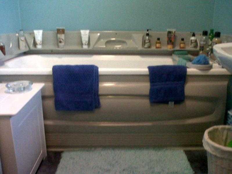 Bath panel and matching bath bar.