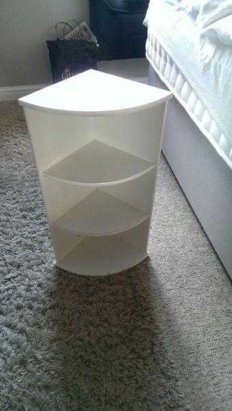 Bathroom Corner Shelf in Good condition - 5.00 Bargain