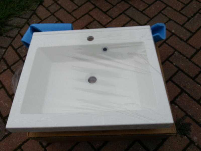 BATHROOM SINK  BASIN. SINGLE HOLE. 600 X 500. NEW IN BOX