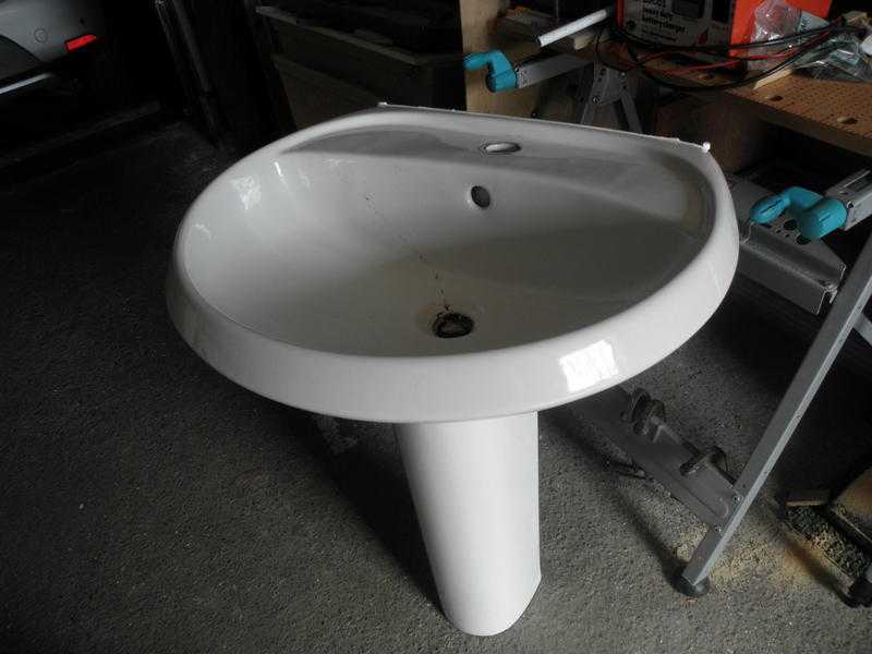 Bathroom wash basin with pedestal 20.00