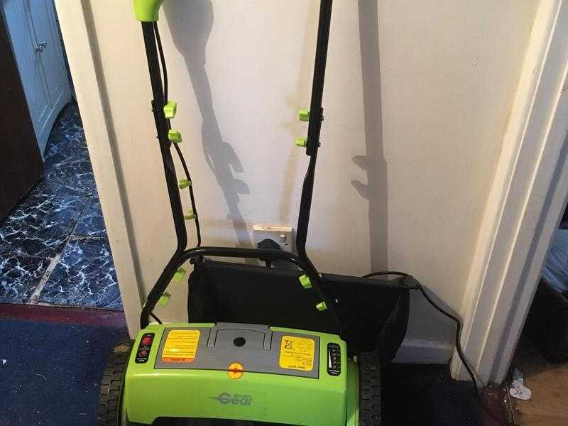 BATTERY OPERATED CORDLESS LAWNMOWER