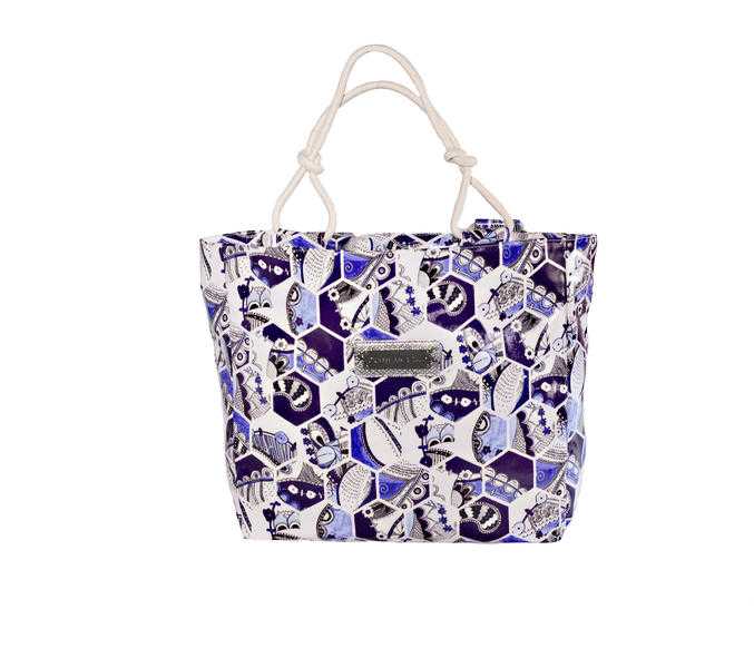Beach Bag in Porcelain design with FREE purse.  HALF PRICE THIS WEEK ONLY Be quick.