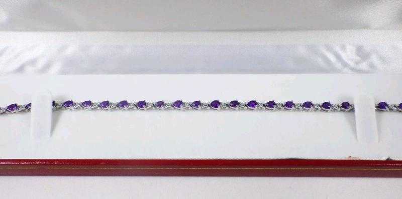 Beautiful amethyst and kiss bracelet