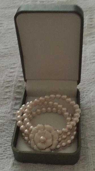 Beautiful Coleen Rooney039s womens faux pearl bracelet