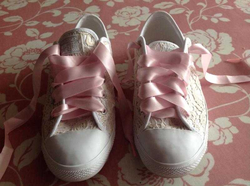 BEAUTIFUL CONVERSE WEDDING PLIMSOLES ,WHITE  IVORY AND PINK LACES UK SIZE 6