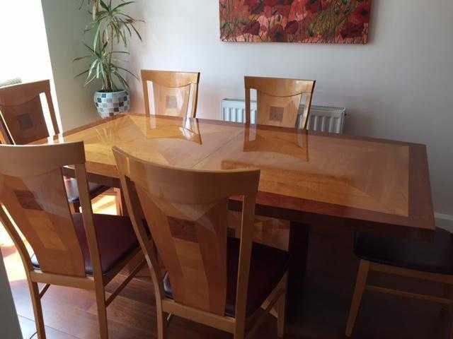 Beautiful Italian lacquer extendable table and 8 chairs