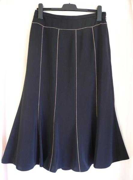 Beautiful Jaques Vert Black skirt with gold trim