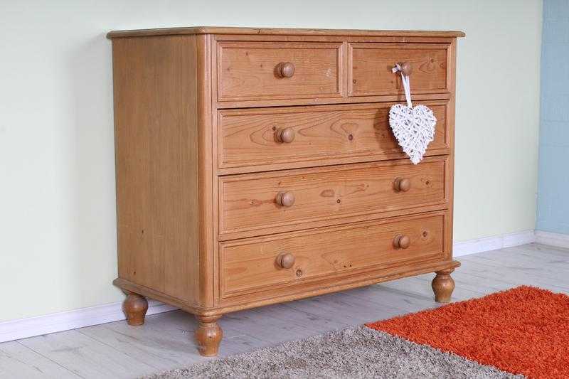 BEAUTIFUL OLD SOLID PINE LARGE CHEST OF DRAWERS, HIGH QUALITY ITEM - CAN COURIER