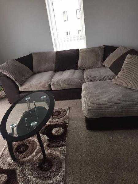 Beautiful Right hand Corner Sofa amp Coffee table