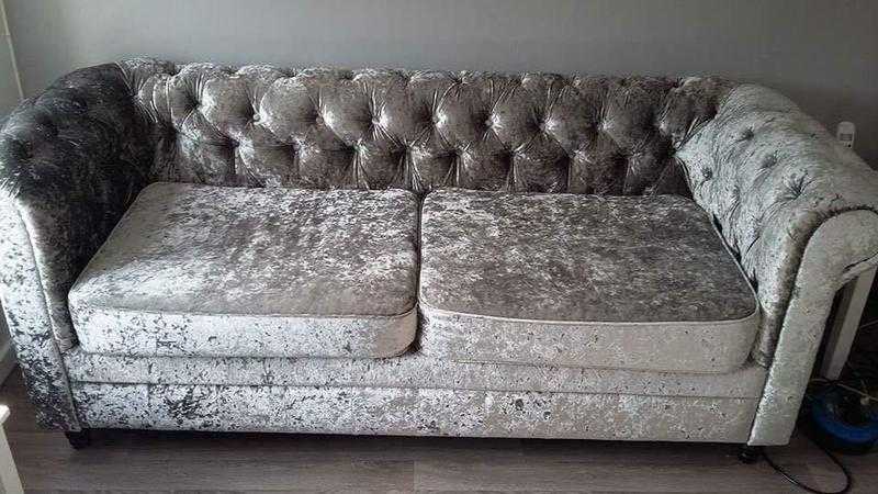Beautiful silver crushed velvet 3 seater sofa