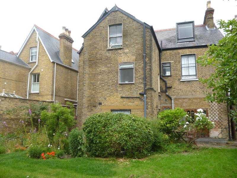 Beautiful studio flat to rent London SE22. SHORT LET one month or less, for 1812