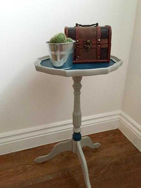 Beautiful Vintage Painted Side Table.