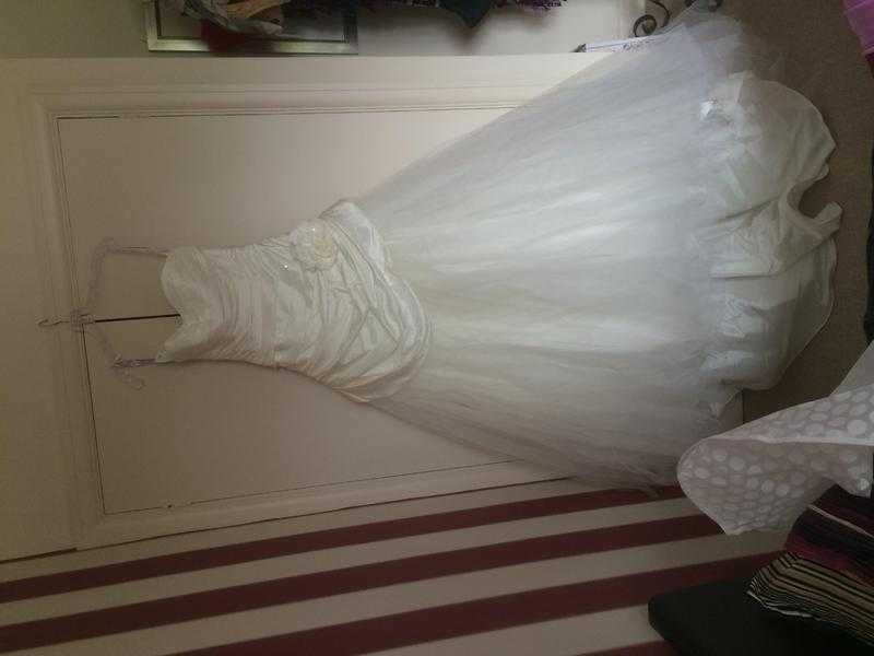 Beautiful Wedding Dress size 1012