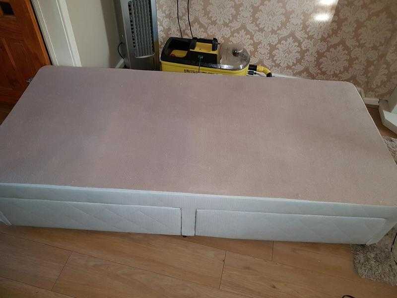 bed base with draws,free mattress(can deliver)