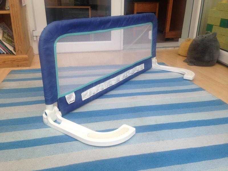 Bed guard adjustable safety guard for kids bed