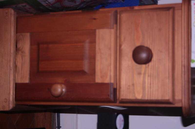 Bedside cabinet