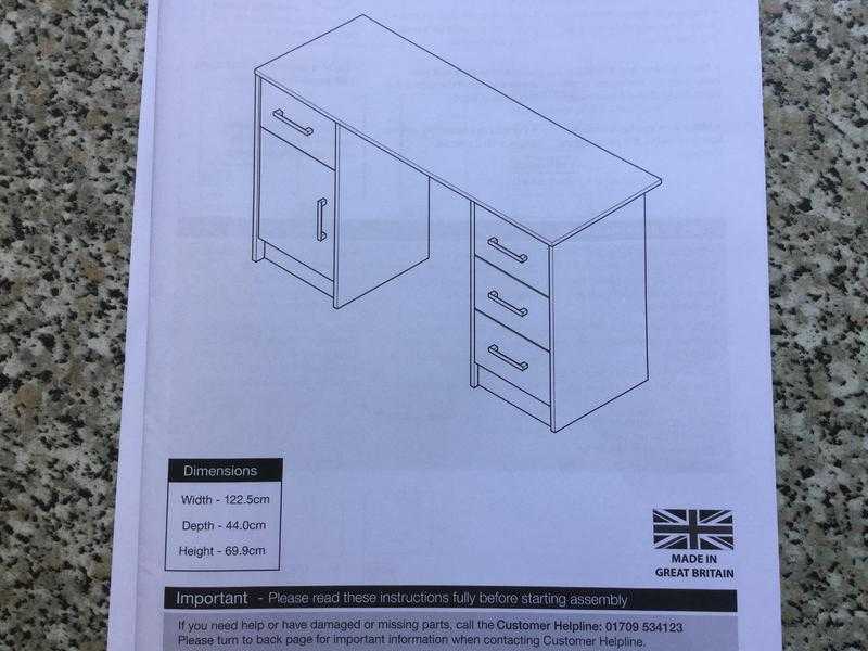 Beech wood grain desk