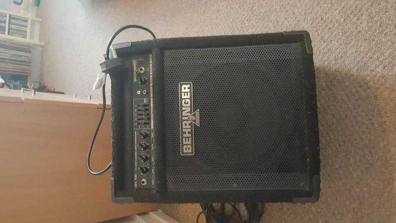 BEHRINGER 45W BASS AMP