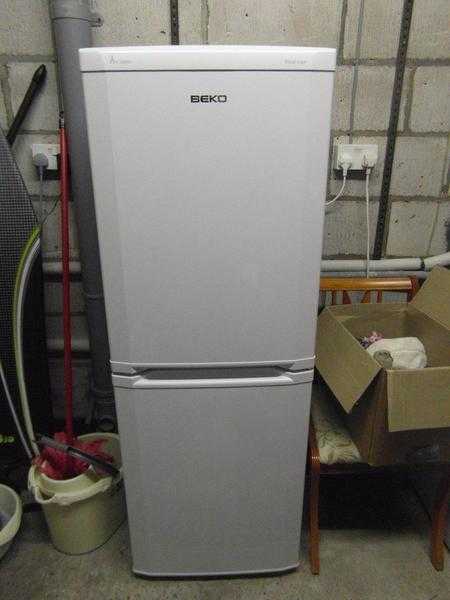 Beko A Frost Free Fridge Freezer (CF5533APW)