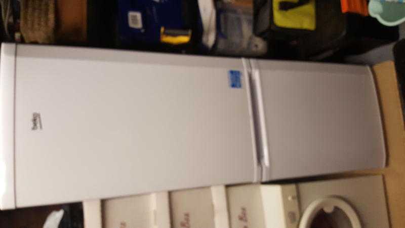 beko fridge freezer white