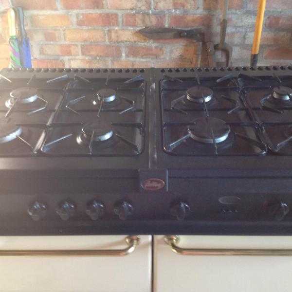 Belling 100cm wide cream range style cooker. 8 burner