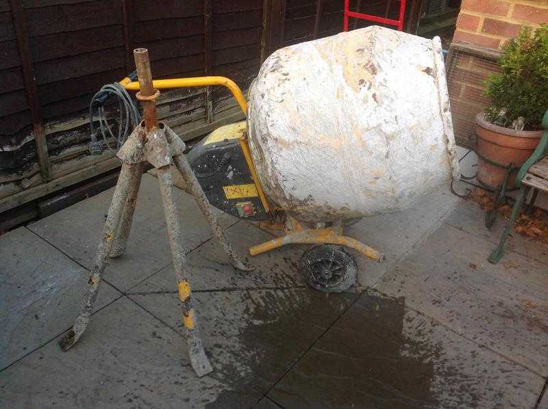 Belly master mix MC130 electric. Cement mixer with stand GWO