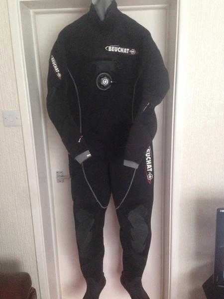 Beuchat dry suit