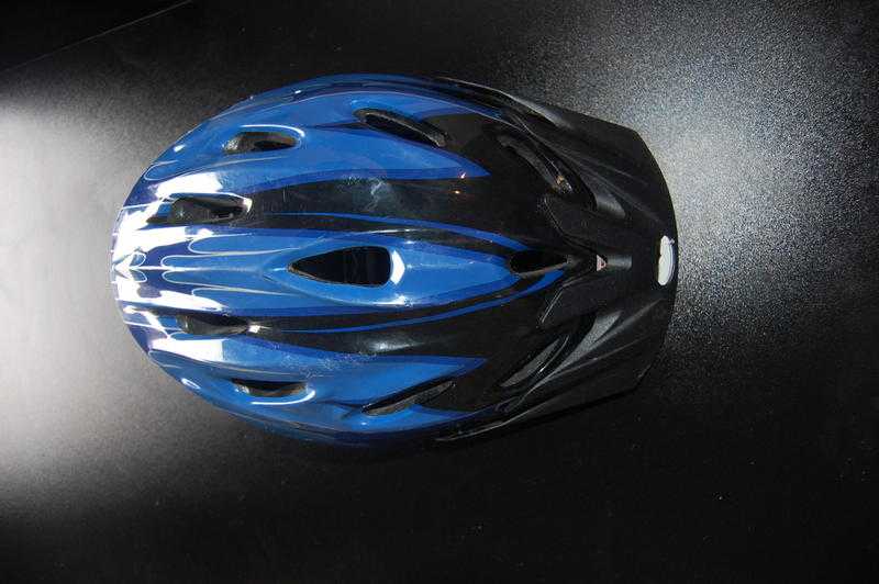 Bicycle helmet