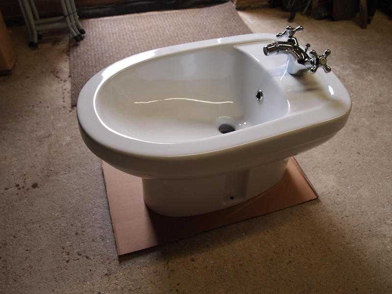 BIDET new with tap amp waste