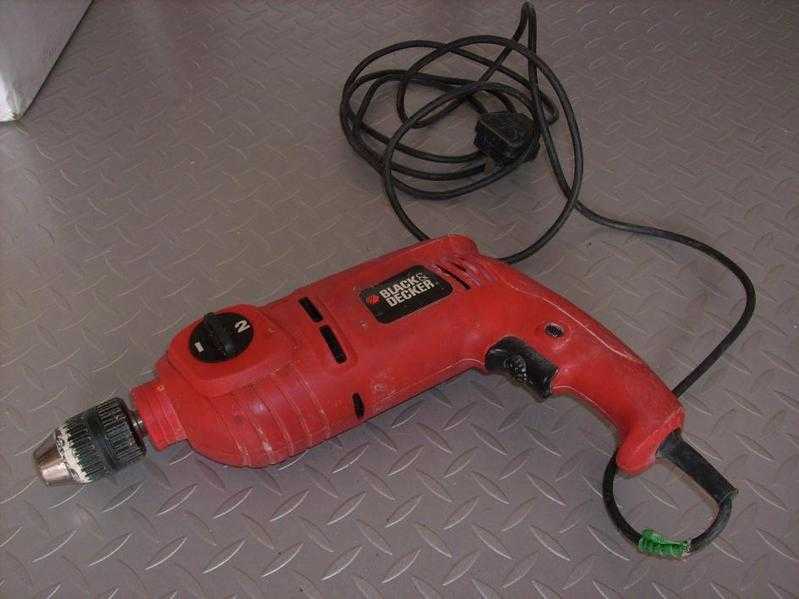 BLACK amp DECKER DRILL