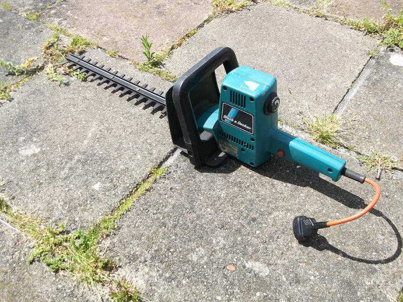 Black amp Decker hedge trimmer