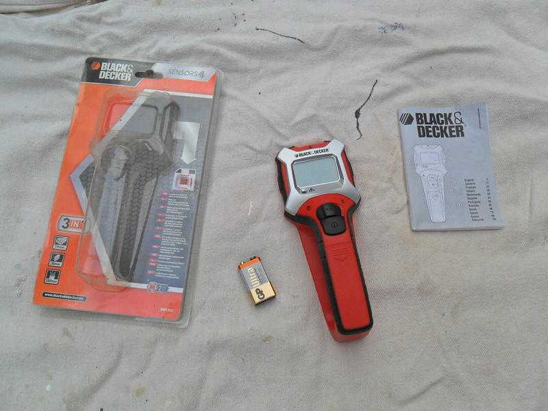 BLACK AND DECKER 3IN 1 DETECTOR