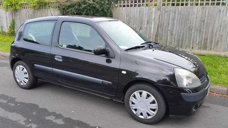 Black Clio 1.5 extreme diesel 30 roadtax 54 reg 1150 ono