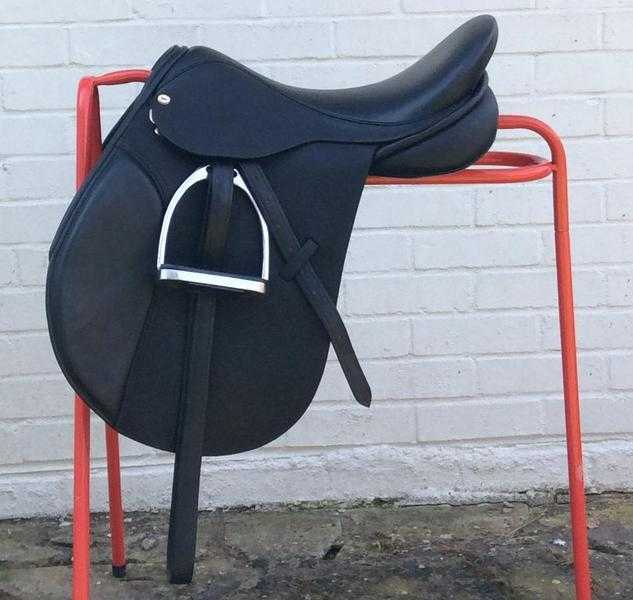 Black Country GPD saddle black 17