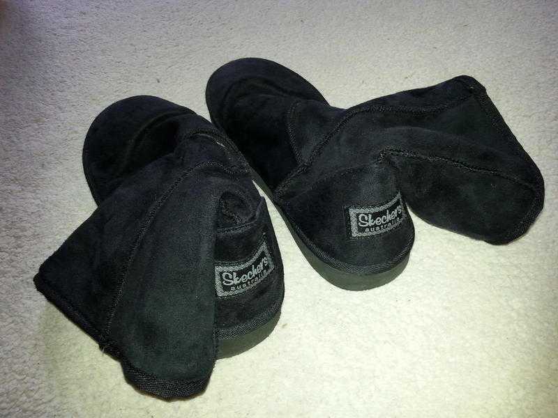 Black Fluffy Boots (Flat heel), size 6, good condition