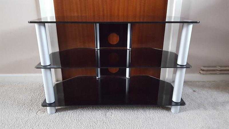 BLACK GLASS TV STAND