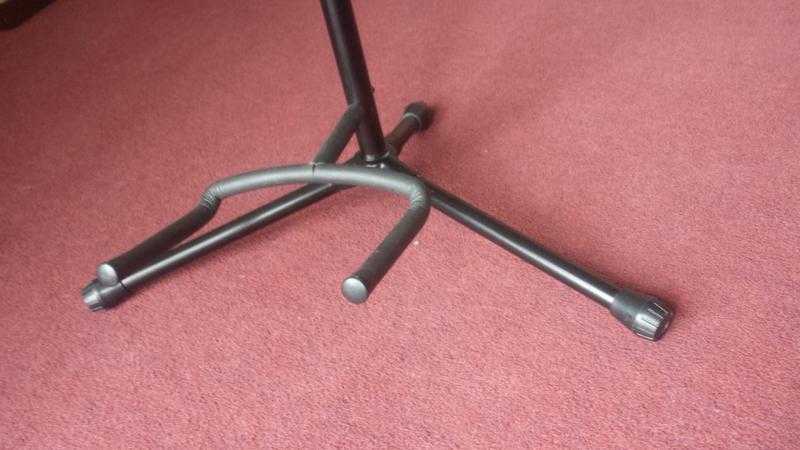 Black Guitar Stand