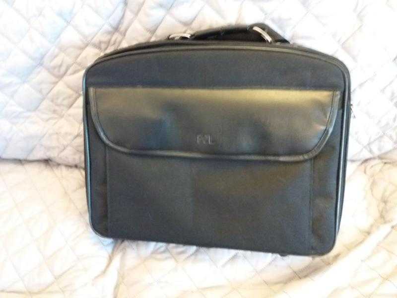 BLACK LAP TOP CARRY CASE