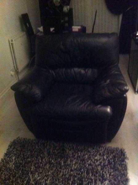 Black leather 3seater sofa  2 chairs