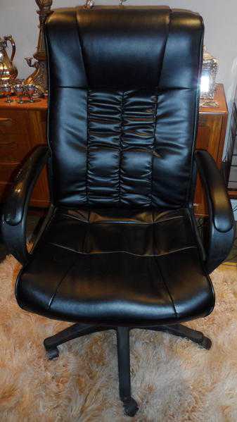 Black leather effect office swivel chair