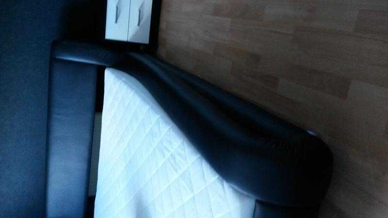 black leather italia double bed no matteress