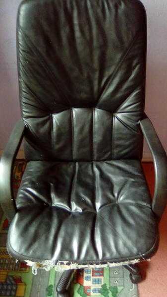 Black leather office swivel chair