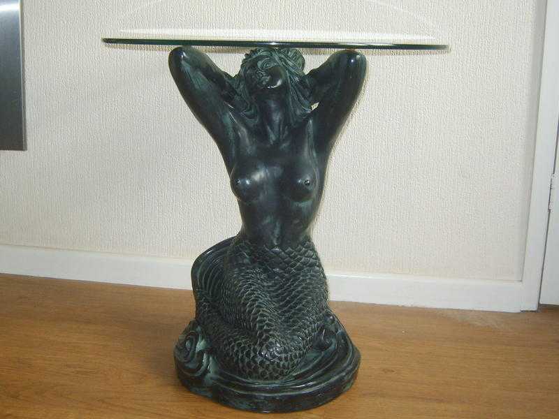 BLACK MERMAID GLASS TOP TABLE