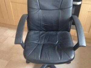 Black office swivel chair