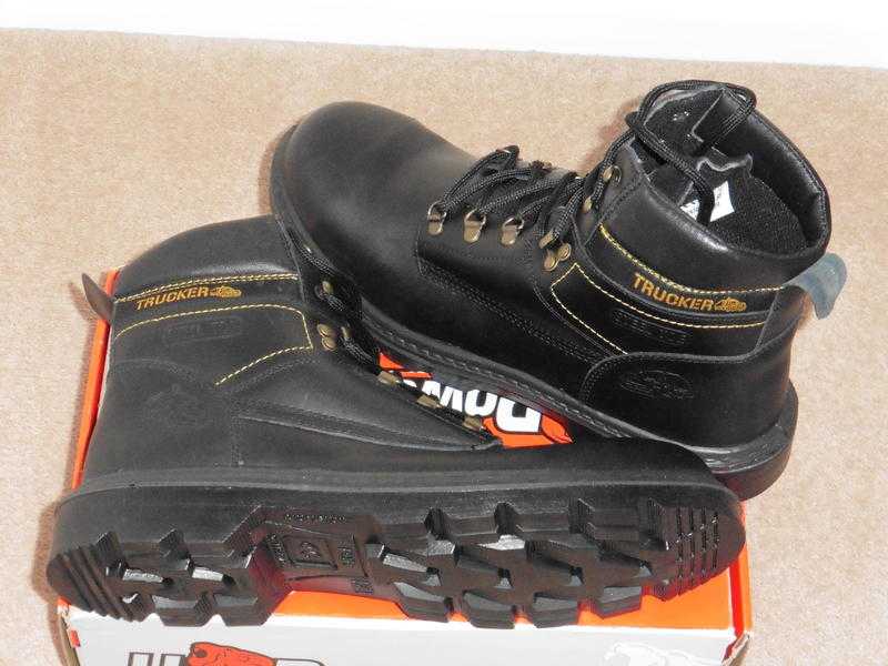 Black Safety Boots - Brand New - Size 11