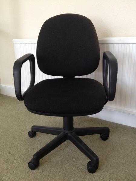 Black swivel office chair