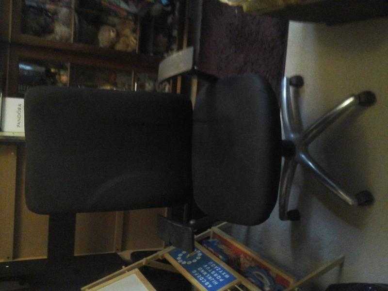 Black swivel reclining  office chair