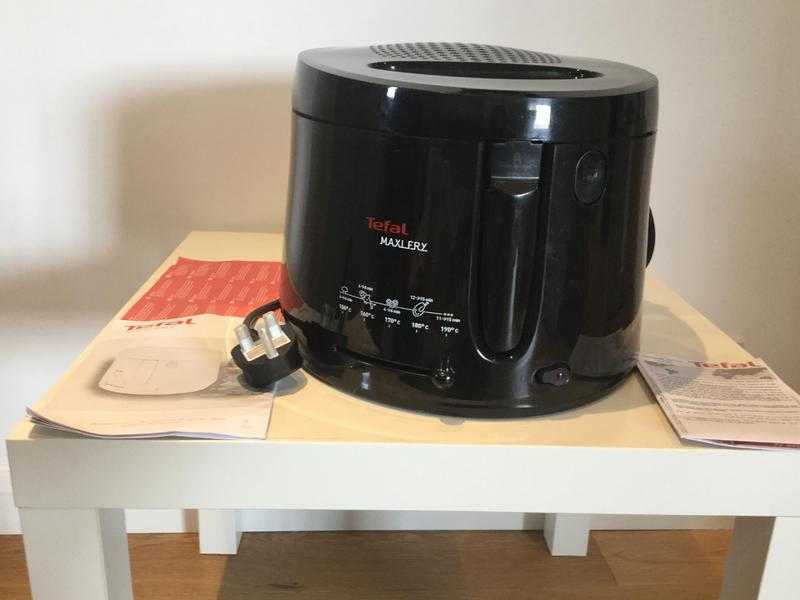 Black Tefal Maxlery fryer, Brand New