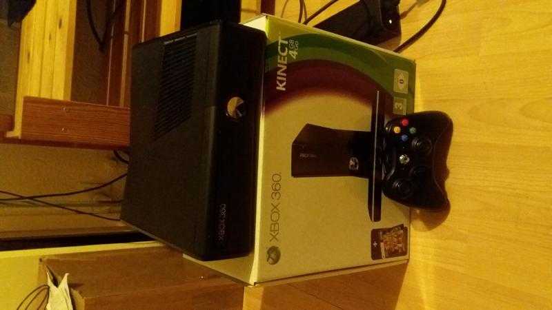 Black Xbox 360  (4gb)  Wireless Controller